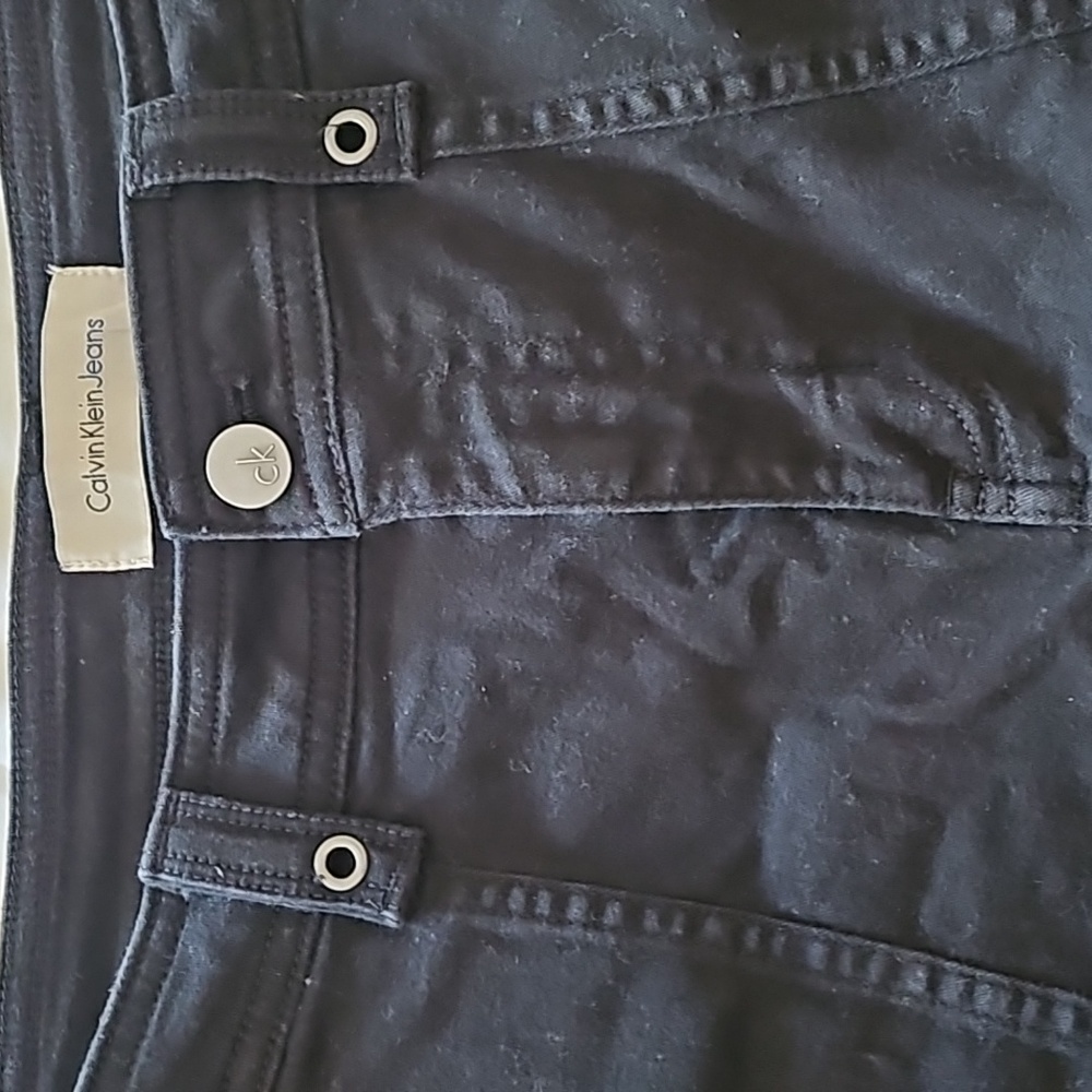 Shorts - Picture 3 of 4